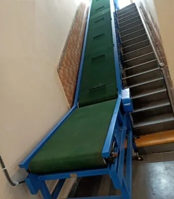 Çıtalı PVC bantlı eğimli konveyör sistemi